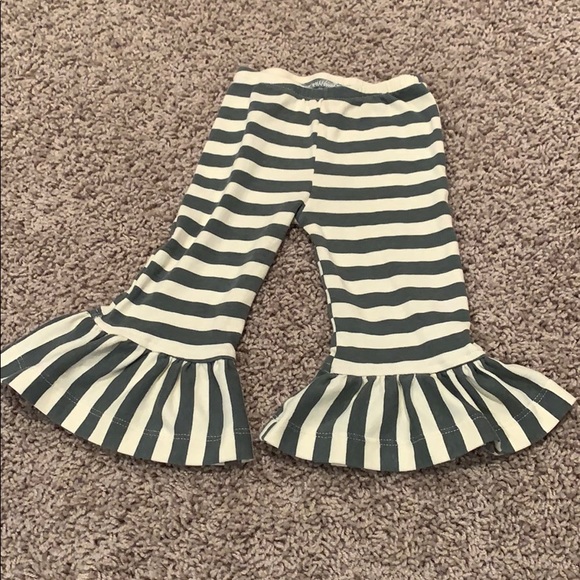 Giggle Moon Outfit - Picture 3 of 6